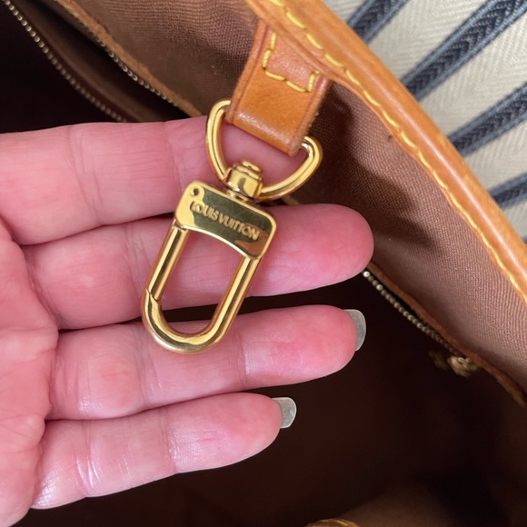 💯 Authentic Louis Vuitton Batignolles Horizontal Monogram Canvas  Bag - Picture 10 of 16